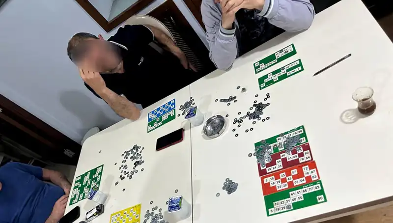 TikTok Canlı Yayını Baskınla Sonlandı: 22 Kişi Suçüstü Yakalandı!