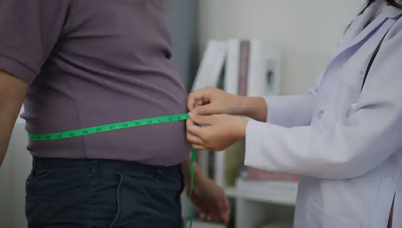 24 Yaşındaki Genç, İki Besini Bırakarak 47 Kilo Verdi: Dönüşüm Hikayesi