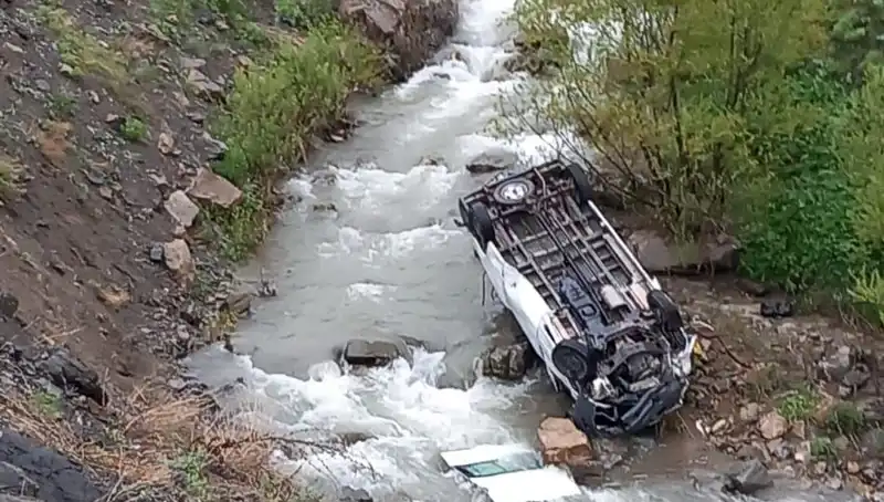 Hakkari'de İşçileri Taşıyan Minibüs Devrildi: Korkunç Kaza Detayları Ortaya Çıktı