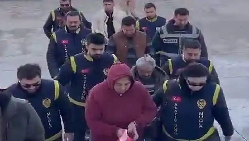 Yedi Yıl Sonra Gün Yüzüne Çıkan Korkunç Gerçek: Bebek ve Çikolata Poşeti