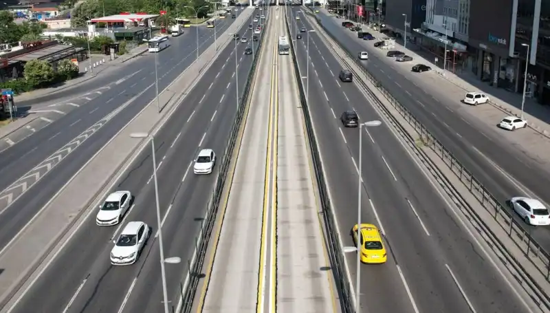 İstanbul Bayramda Boş Kalan Yollarla Şaşırttı: Nedenleri ve Sonuçları
