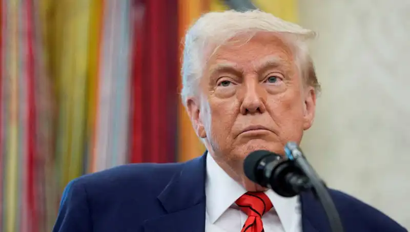 Trump'ın G7 Zirvesinden Erken Ayrılışı Nedenleri ve Beyaz Saray'daki Acil Toplantı
