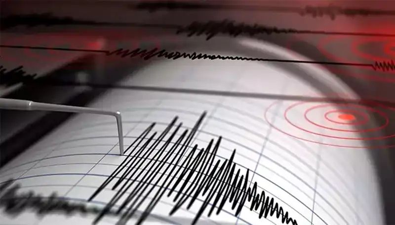 Datça Açıklarında 4,4 Büyüklüğünde Şiddetli Deprem: Alerte Geçti!