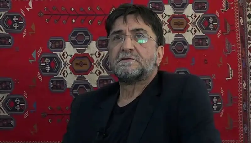 Gazeteci Nihat Genç Hayatını Kaybetti: Türk Medyasının Kayıp Yıldızı