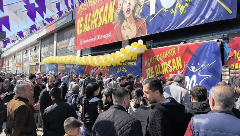 Bursa’da Indirim Zamanı: Alışveriş Cenneti Izdırap Haline Geldi!