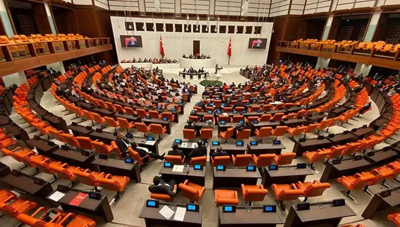 Emekli İkramiyeleri 4 Bin TL'ye Yükselebilir: TBMM'de İlk Adımlar Atıldı