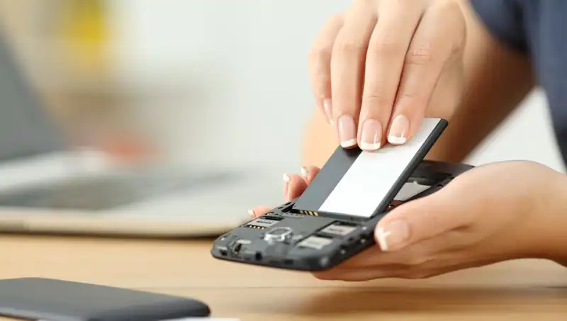 Xiaomi CEO’su Karpuz Testi ile Batarya Dayanıklılığını Gözler Önüne Serdi