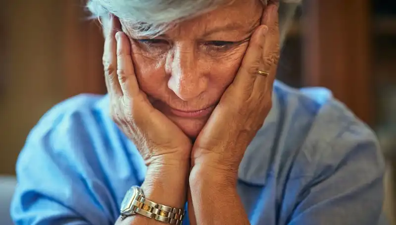 40'lı Yaşlarında Alzheimer Tehdidi: Stresle Başlayan Erken Uyarı İşareti Nedir?