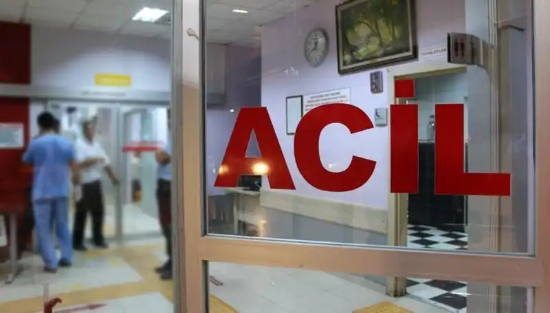 Burdur'da Sokak Ortasında Bıçaklı Kavga: Bir Kişi Ağır Yaralandı
