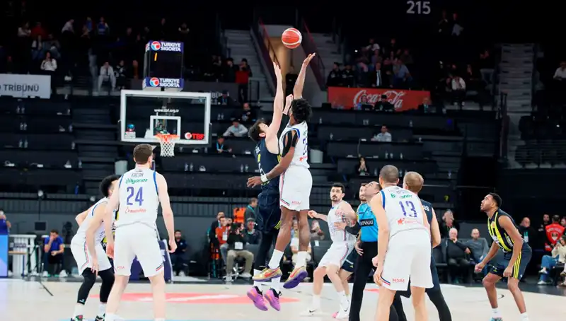 Anadolu Efes, Panathinaikos ile Kritik Maçta Karşı karşıya Gelecek!