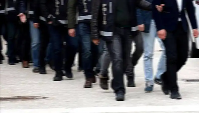 Kadın Profiliyle Tuzak Kurup Gasp Eden Çeteye Yıldırım Hızıyla Operasyon