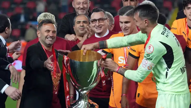Okan Buruk Galatasaray'daki Hedeflerini Açıkladı: Şampiyonluk için Taktikler!