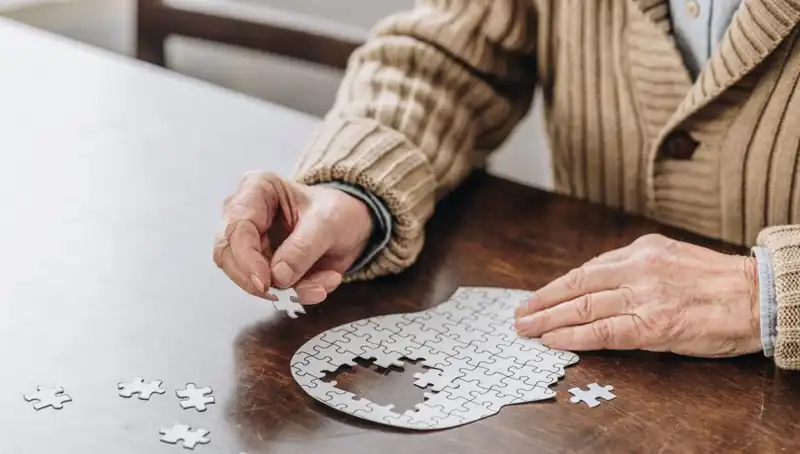 Demans riskini azaltan 4 pratik ipucu ile hafızanızı koruyun!