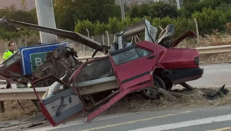 Hurdaya Dönüşen Araçtan Fırlayıp Hayatını Kaybeden Genç Adamın Acı Hikayesi