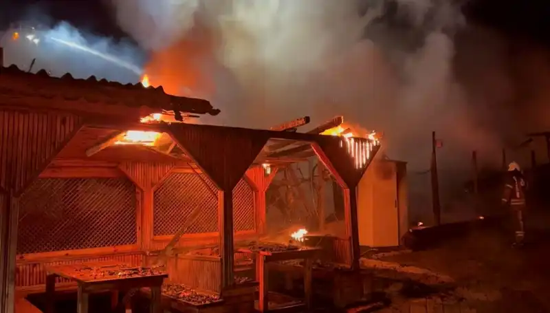 Şile'deki Altı Gözleme Restoranı Yangınla Küle Döndü: Neler Oldu?