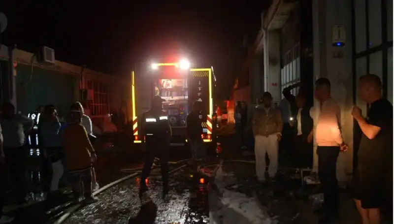 Gözlük Fabrikasında Korkutan Yangın: Çalışanlar Tahliye Edildi