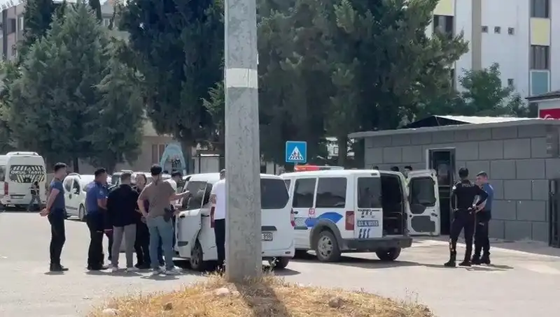 Adliye Önünde Kanlı Kavga: 5 Yaralı, 7 Gözaltı