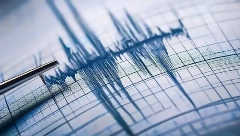 Antalya'da Aniden Gerçekleşen 3.9 Büyüklüğünde Deprem İnsanları Tedirgin Etti