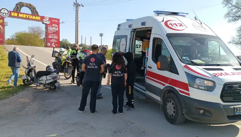 Edirne'de Motosiklet Kazası: Genç Hayatlar Kayıp mı?