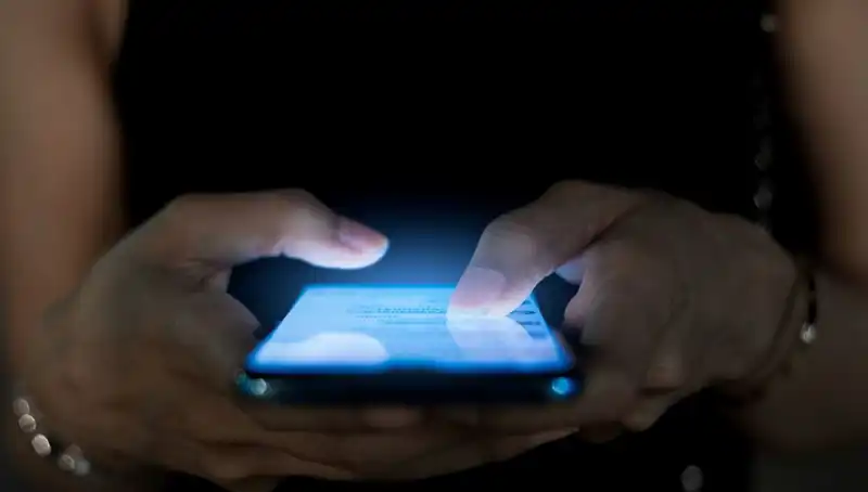 Narsisizmin Gizli İşareti: Telefon Alışkanlığı Neden Bu Kadar Önemli?