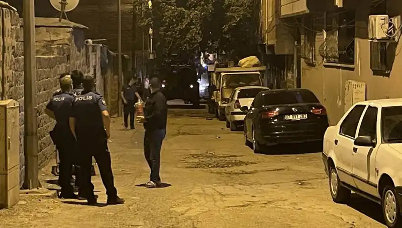 İnsansız Bir Olay! Polise Ateş Açan Şüpheli Bacaklarından Vuruldu