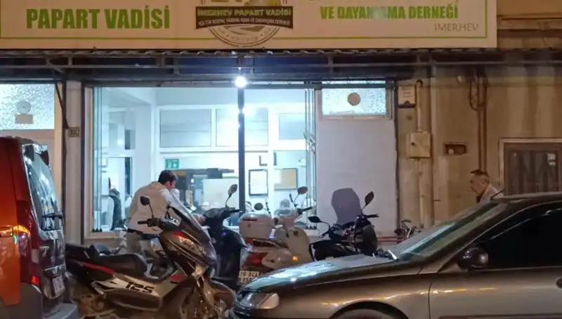 Bıçaklı Kavga Dehşeti: Mahallede Bir Ağır Yaralı!
