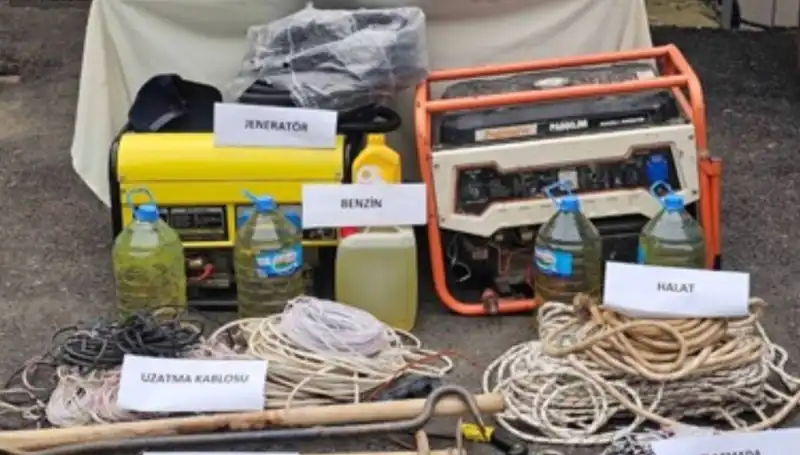 Kaçak Kazı ve Uyuşturucu Operasyonu: 9 Şüpheli Yakalandı, Suç Çetesi Çökerildi!